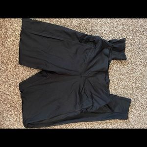 Pink leggings with mesh on sides with pockets